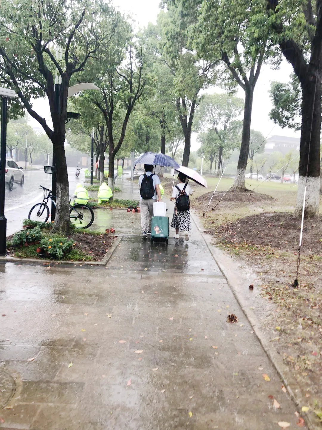 我有我要赶去的远方，哪怕风雨兼程披星戴月……