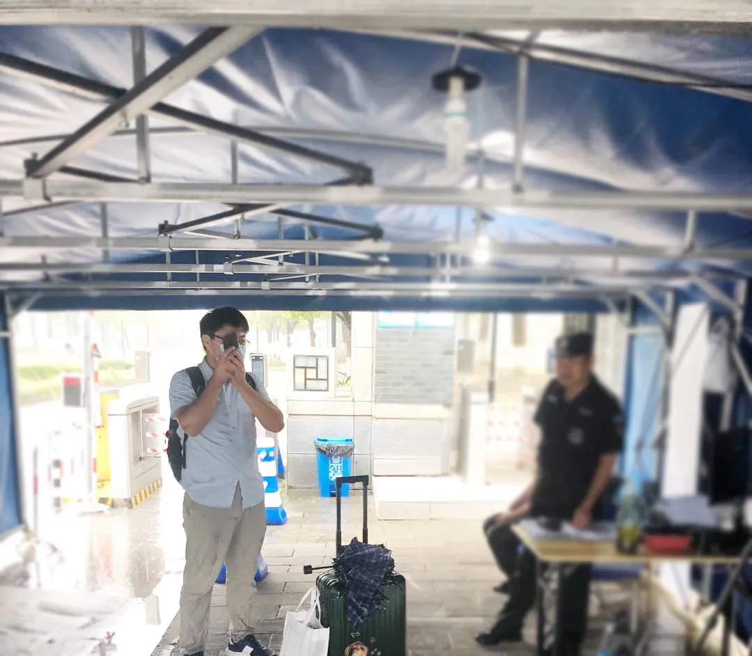 我有我要赶去的远方，哪怕风雨兼程披星戴月……