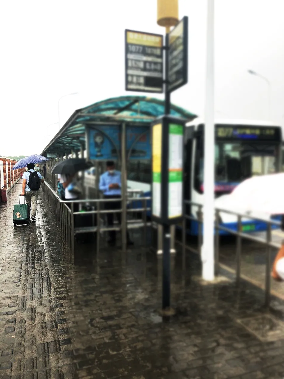 我有我要赶去的远方，哪怕风雨兼程披星戴月……